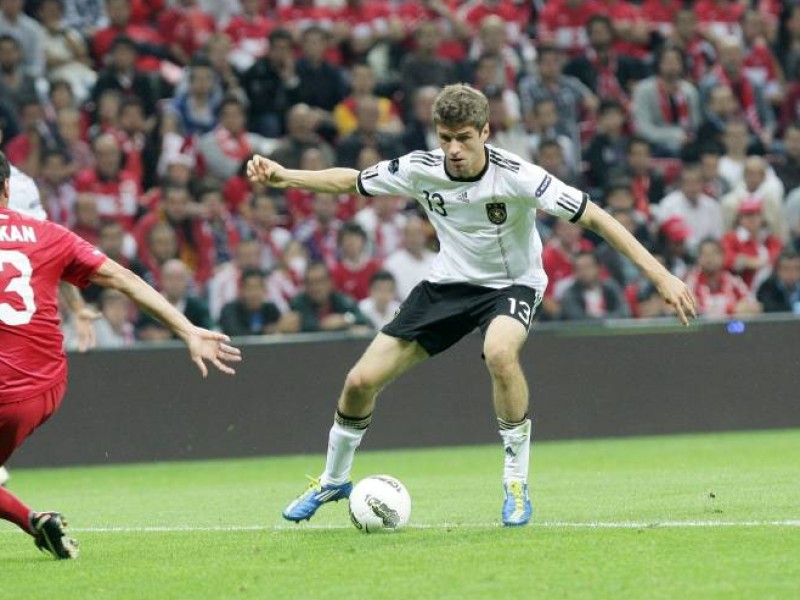 Gesetzt: Mit seiner Vielseitigkeit ist Thomas Müller nicht mehr aus der Startelf der Nationalmannschaft wegzudenken. Der Torschützenkönig der WM 2010 kann in der Offensive alles spielen und ist für Bundestrainer Löw unverzichtbar. 