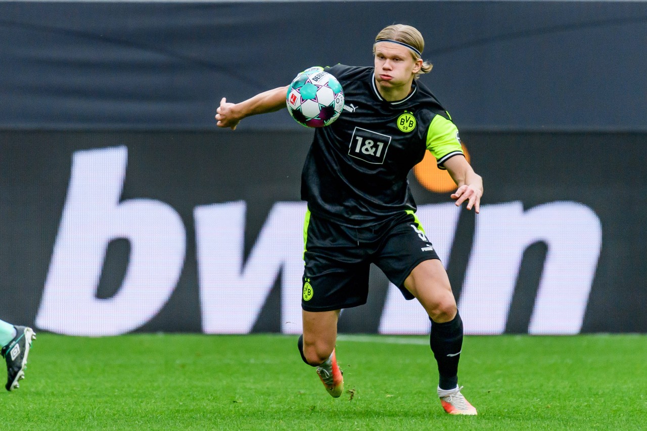 Erling Haaland is back! Der junge Norweger traf gegen Werder Bremen doppelt und beendet seine Mini-Torflaute.