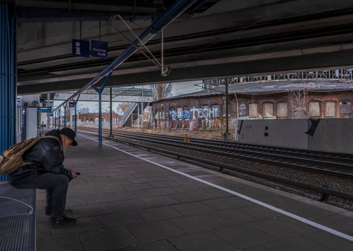 nrw mann gleis.jpg