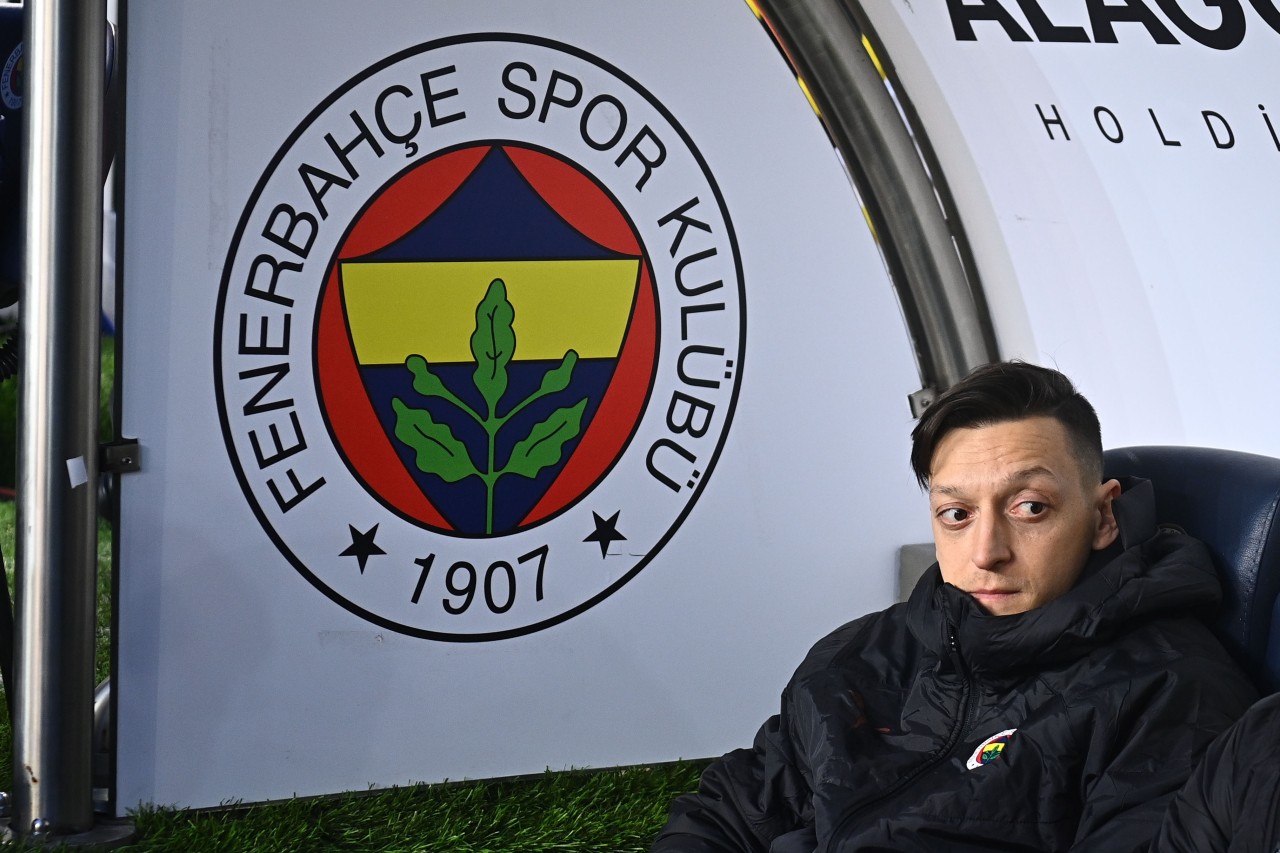 Mesut Özil ist bei Fenerbahce derzeit suspendiert.
