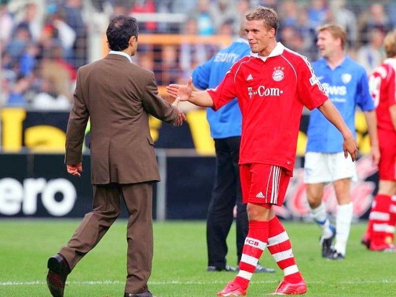 Hier traf er immerhin auf ihm wohlgesonnene Ex-Kollegen. Wie etwa den damaligen Bochumer Trainer Marcel Koller beim Gastspiel in München. Er war der Mann, der Podolski 2003 in den Profi-Fußball holte, in die erste Mannschaft des FC. Podolski kann...