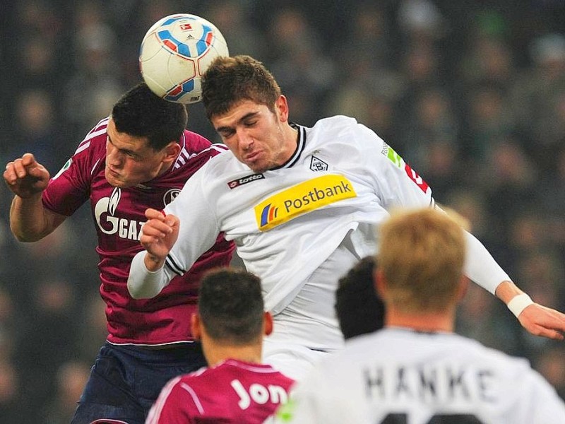 Für die Borussia trafen Juan Arango und zwei Mal Marco Reus - Julian Draxler erzielte zwischenzeitlich das 1:2 für Königsblau.