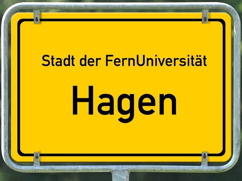 ...hat Hagen eine Universität, die FernUniversität Hagen. Sie hat es jetzt auf Hagens Ortschild geschafft. Durch den Zusatz...