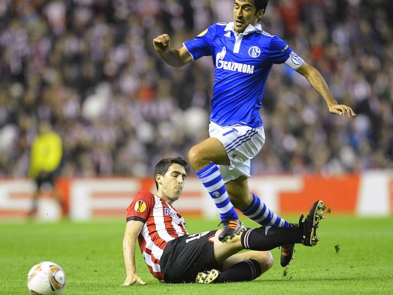 Nur ein 2:2 in Bilbao - damit scheidet der FC Schalke 04 nach der 2:4-Hinspiel-Niederlage aus der Europa Leauge aus. Es trafen Klaas-Jan Huntelaar und Raúl für die Königsblauen.