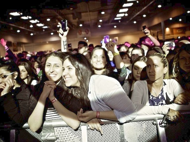 Publikum bei Popstar Hande Yener