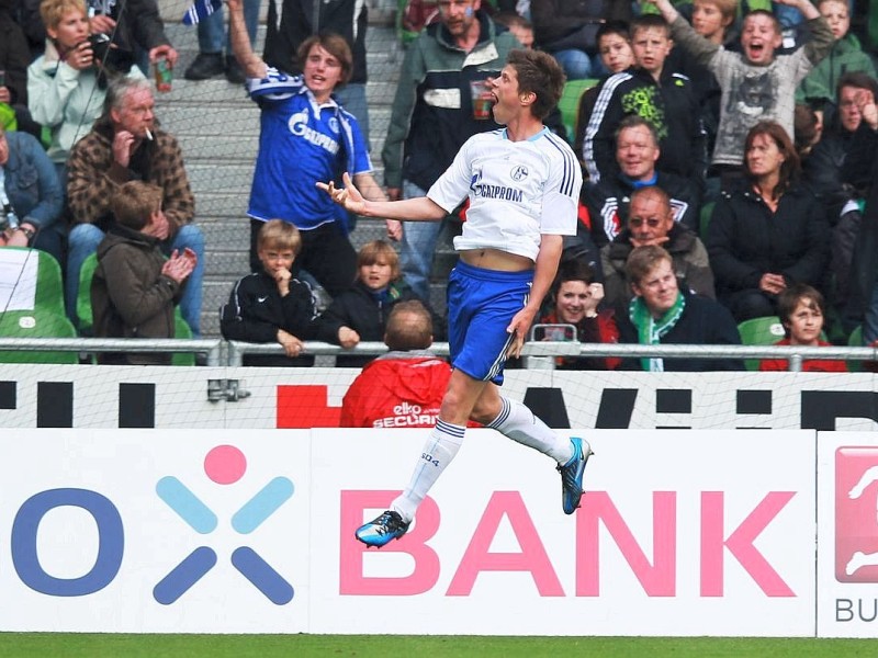 Mit drei Toren Vorsprung auf Mario Gomez sicherte sich Klaas-Jan Huntelaar am letzten Bundesliga-Spieltag die Torjägerkanone.
