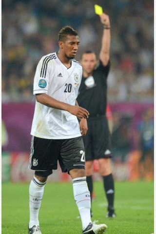 Die deutsche Nationalmannschaft hat bei der EM 2012 ihr erstes Spiel gegen Portugal mit 1:0 gewonnen. Mario Gomez erzielte den umjubelten Siegtreffer.
