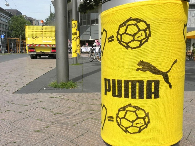 Überall im Stadtgebiet weisen gelbe Werbebanner auf den neuen Ausrüster Puma  für den BvB hin. Am 4. Juli wird das neue Trikot präsentiert.