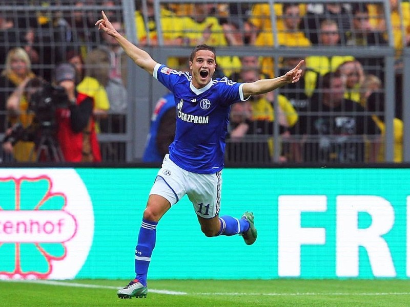 Der FC Schalke 04 hat das Revierderby gegen Borussia Dortmund mit 2:1 (1:0) gewonnen.