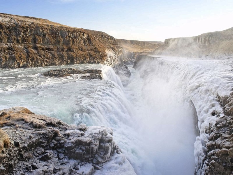 Auf Platz sieben ist das eindrucksvolle Island. Der Wasserfall Gullfoss, der mit den benachbarten Geysiren den sogenannten Gullni hringurinn (Goldener Ring) bildet, gehört wohl zu den berühmtesten Sehenswürdigkeiten Islands.