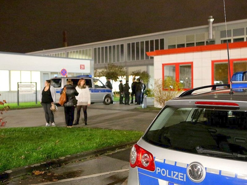 Nach der Schießerei mit einem Toten und mehreren Verletzten auf dem Gelände der Firma 3M in Hilden ermittelt eine Mordkommission.