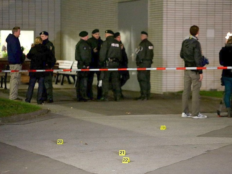Nach der Schießerei mit einem Toten und mehreren Verletzten auf dem Gelände der Firma 3M in Hilden ermittelt eine Mordkommission.
