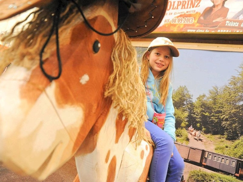 Am Samstag, den 16. März 2013 findet in der Messe Essen die weltgrößte Pferdemesse - Equitana statt. Im Bild Janina 8Foto: Alexandra Roth/ WAZ FotoPool