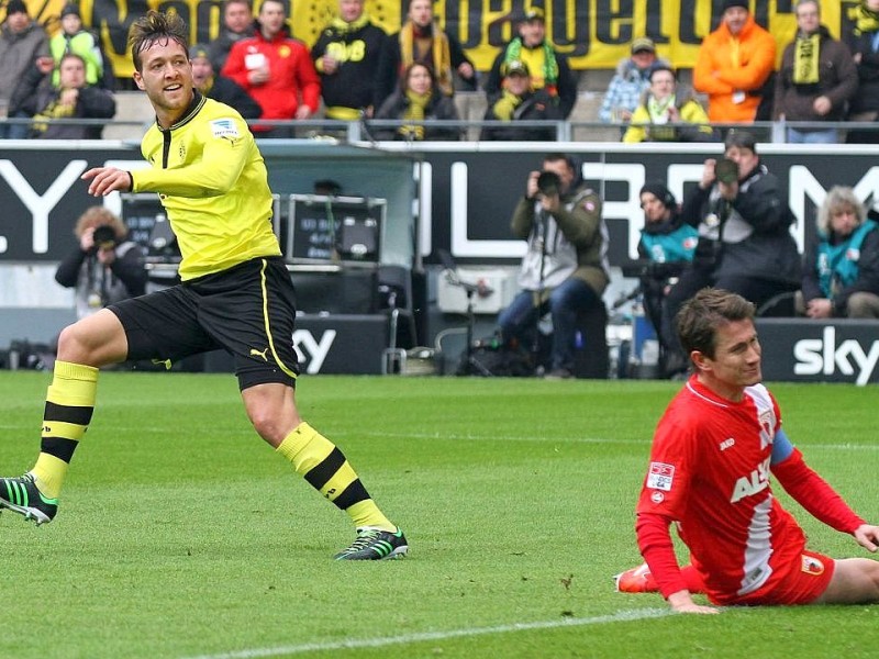 Borussia Dortmund gewinnt vor heimischem Publikum mit 4:2 gegen den FC Augsburg: Für den BVB erzielte Julian Schieber zwei Tore (22., 52.) - außerdem trafen Neven Subotic (64.) und Robert Lewandowski (90.). Für den FC Augsburg waren zwischenzeitlich noch Daniel Baier (43.) und Kevin Vogt (45.) erfolgreich.