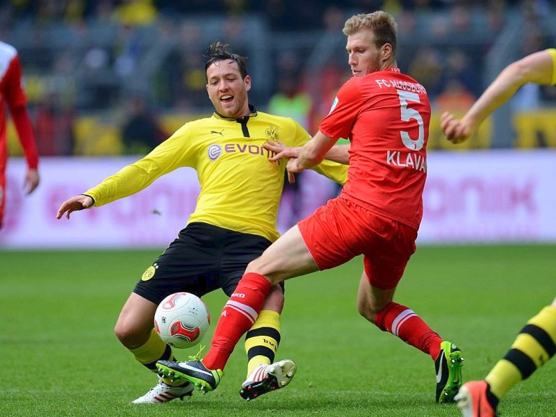 Borussia Dortmund gewinnt vor heimischem Publikum mit 4:2 gegen den FC Augsburg: Für den BVB erzielte Julian Schieber zwei Tore (22., 52.) - außerdem trafen Neven Subotic (64.) und Robert Lewandowski (90.). Für den FC Augsburg waren zwischenzeitlich noch Daniel Baier (43.) und Kevin Vogt (45.) erfolgreich.
