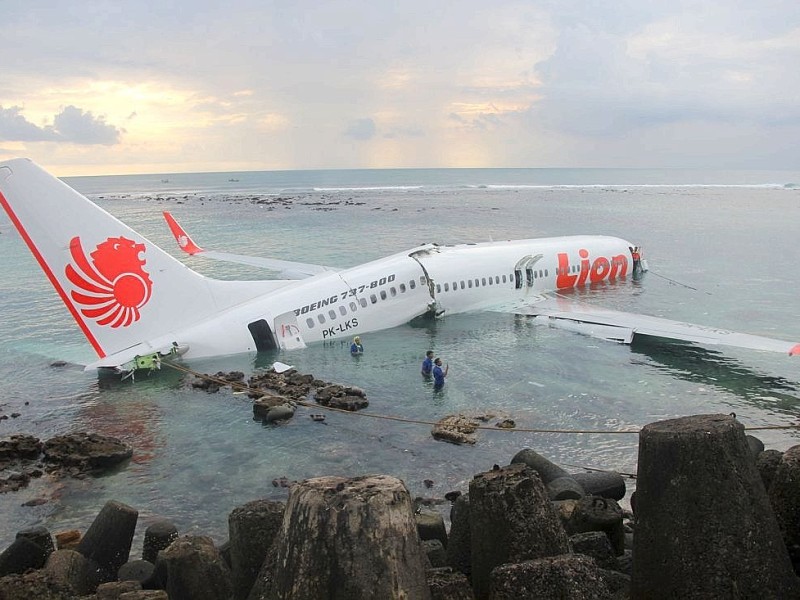 Am Samstag war eine Boeing 737 der indonesischen Fluggesellschaft Lion Air ....