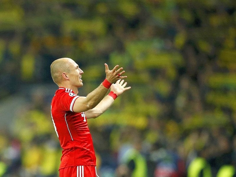 Zwölf Monate nach der Final-Schmach dahoam hat der FC Bayern München Europas Fußball-Thron zurückerobert. Der deutsche Meister siegte am Samstag im Champions League-Finale gegen den nationalen Erzrivalen Borussia Dortmund mit 2:1 (0:0) und krönte seine Saison der Superlative mit dem zweiten Gewinn der Königsklasse nach 2001. Nach dem Trauma der Final-Niederlagen von 2010 und 2012 stillten Treffer von Mario Mandzukic (60. Minute) und Arjen Robben (89.) vor 86 298 Zuschauern im ausverkauften Londoner Wembley-Stadion die Sehnsucht der Münchner nach einem internationalen Titel.