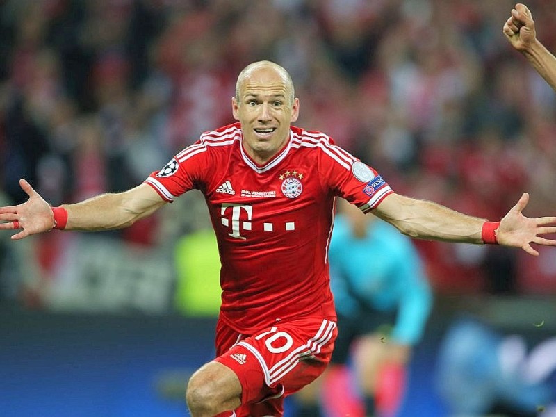 Zwölf Monate nach der Final-Schmach dahoam hat der FC Bayern München Europas Fußball-Thron zurückerobert. Der deutsche Meister siegte am Samstag im Champions League-Finale gegen den nationalen Erzrivalen Borussia Dortmund mit 2:1 (0:0) und krönte seine Saison der Superlative mit dem zweiten Gewinn der Königsklasse nach 2001. Nach dem Trauma der Final-Niederlagen von 2010 und 2012 stillten Treffer von Mario Mandzukic (60. Minute) und Arjen Robben (89.) vor 86 298 Zuschauern im ausverkauften Londoner Wembley-Stadion die Sehnsucht der Münchner nach einem internationalen Titel.