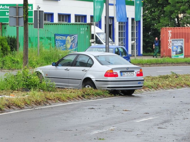 Unwetter im Ennepe-Ruhr-Kreis in Ennepetal, Gevelsberg und Schwelm hat der Starkregen mit Gewitter eine Spur der Verwüstung hinterlassen. Feuerwehr, Technische Betriebe und Polizei arbeiteten bis an den Rand ihrer Kräfte.Foto: Stefan Scherer