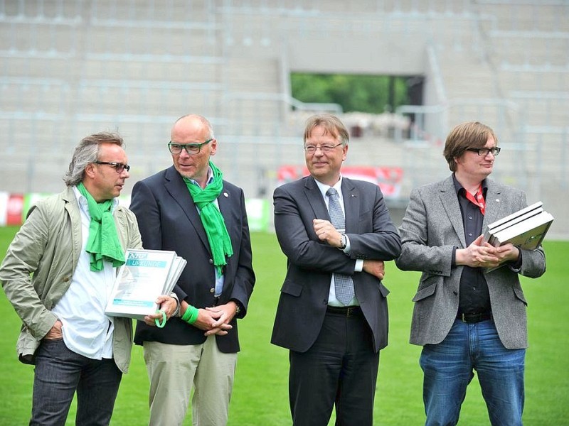 V.lks. Frank Buchheister (FFS), Freddy Fischer, Stefan Lukai (Sparkasse Essen), Michel Welling (Essener Chancen).