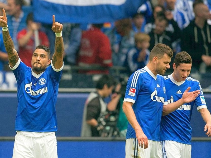 Schalke 04 ist in der Bundesliga ein wichtiger Sieg gelungen. Die Königsblauen wahren mit dem 4:1 gegen Augsburg den Anschluss an das obere Tabellenviertel.