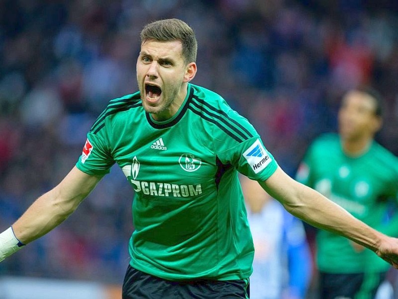 Schalke 04 hat den direkten Tabellennachbarn Hertha BSC besiegt.