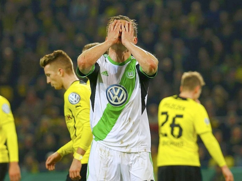 Der BVB schlägt den VfL Wolfsburg im DFB-Pokal-Halbfinale mit 2:0. Die Impressionen aus dem Signal Iduna Park.