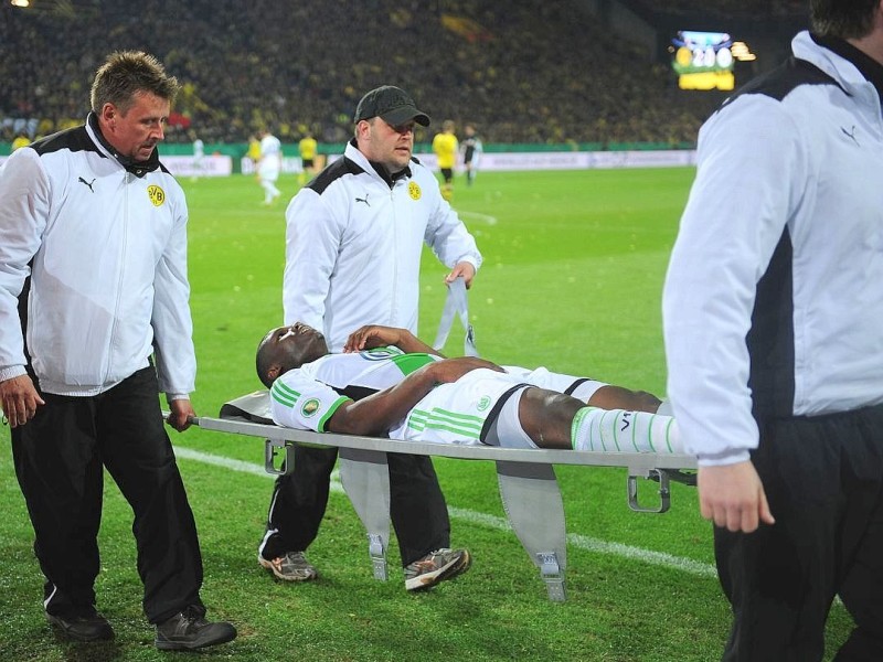 Der BVB schlägt den VfL Wolfsburg im DFB-Pokal-Halbfinale mit 2:0. Die Impressionen aus dem Signal Iduna Park.