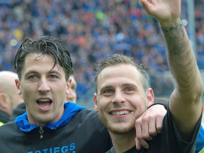 SC Paderborn feiert Aufstieg in die 1. Bundesliga: Jens Wemmer (l.) und Michael Heinloth.
