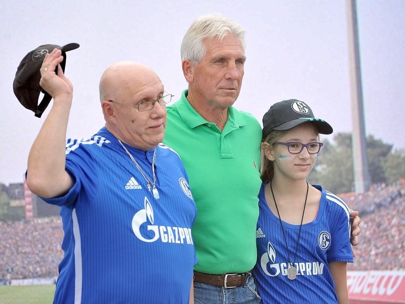 Gruppenbild mit Schalke-Idol Klaus Fischer