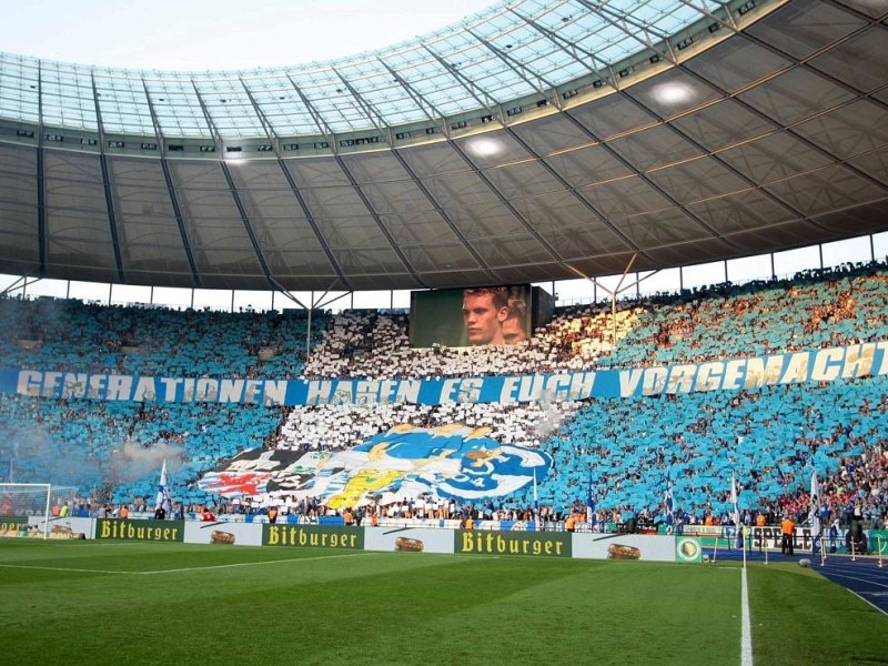 Vor dem siegreichen Pokalfinale gegen MSV Duisburg am 21.05.2011. Schalker in Berlin.