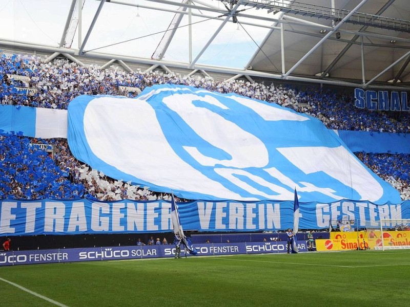 Schalke muss für immer ein eingetragener Verein bleiben. Das forderten die Fans nich zuletzt am  07.05.2011.