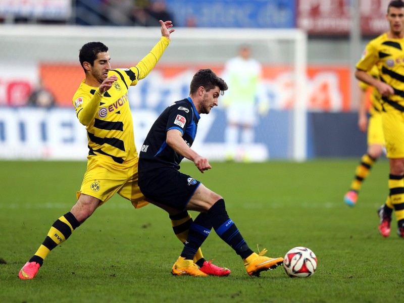 Der SC Paderborn und Borussia Dortmund trennen sich am 12. Spieltag der Fußball-Bundesliga mit einem 2:2. Die Bilder vom Spiel in Paderborn.