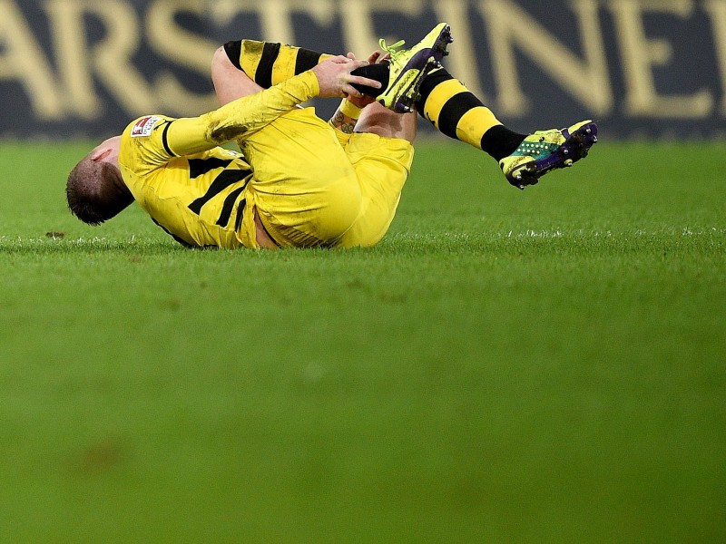 Der SC Paderborn und Borussia Dortmund trennen sich am 12. Spieltag der Fußball-Bundesliga mit einem 2:2. Die Bilder vom Spiel in Paderborn.