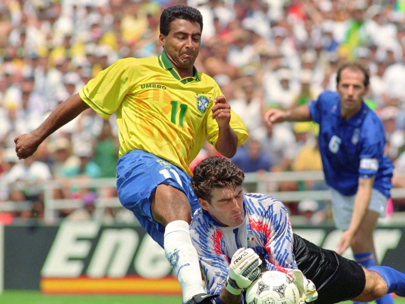 Weltfußballer des Jahres 1994: Romario (l., Brasilien).