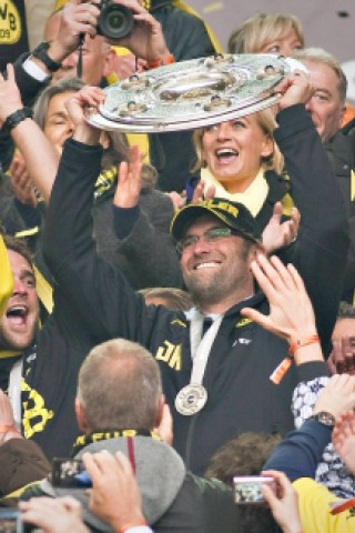 2011 Deutscher Meister mit Borussia Dortmund.