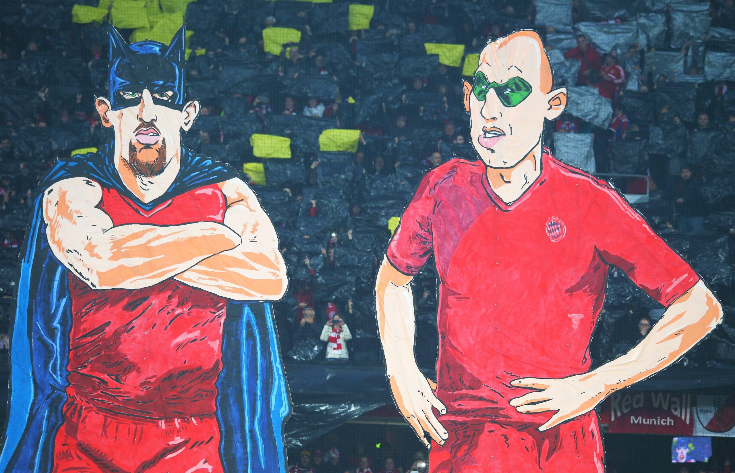 “The Real Badman & Robben” - die Anhänger des Pokal-Titelverteidigers Bayern München hatten für das Halbfinale eine Choreographie vorbereitet, die jedoch in die Kategorie “Gewollt und nicht gekonnt” fiel.