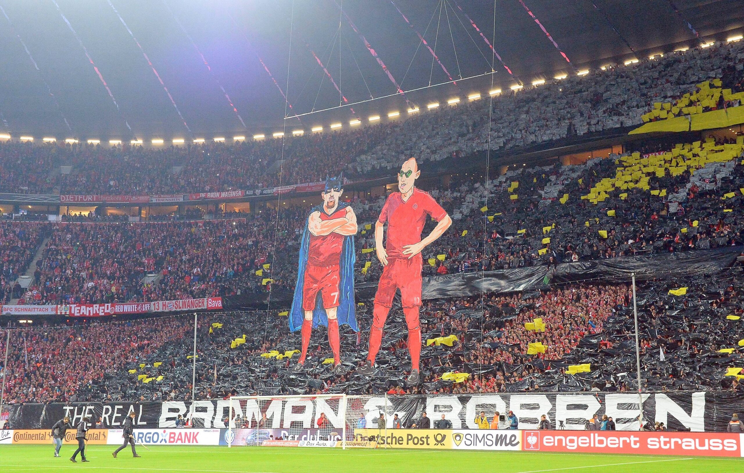 “The Real Badman & Robben” - die Anhänger des Pokal-Titelverteidigers Bayern München hatten für das Halbfinale eine Choreographie vorbereitet, die jedoch in die Kategorie “Gewollt und nicht gekonnt” fiel.