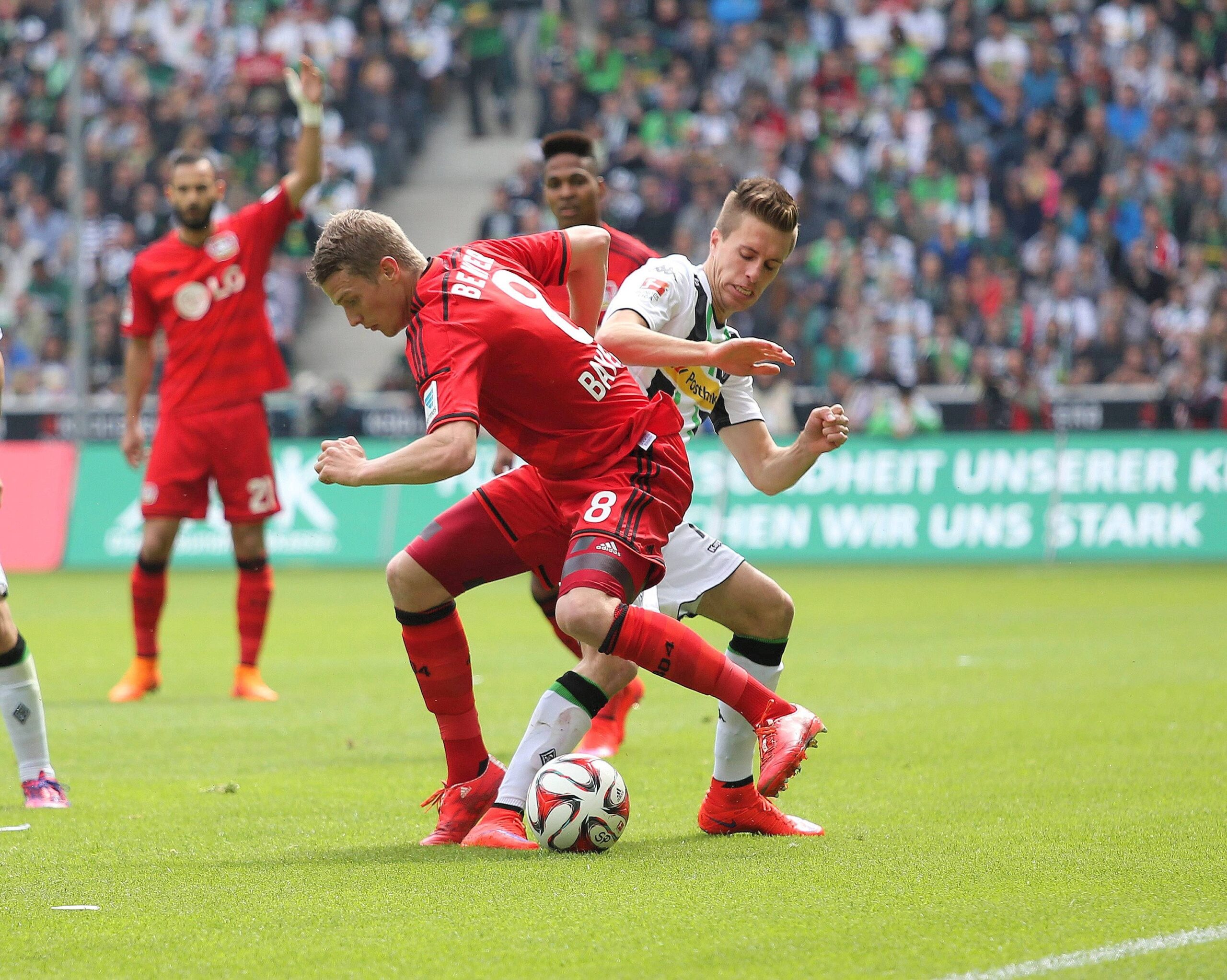 Borussia Mönchengladbach schlägt Bayer Leverkusen mit 3:0.