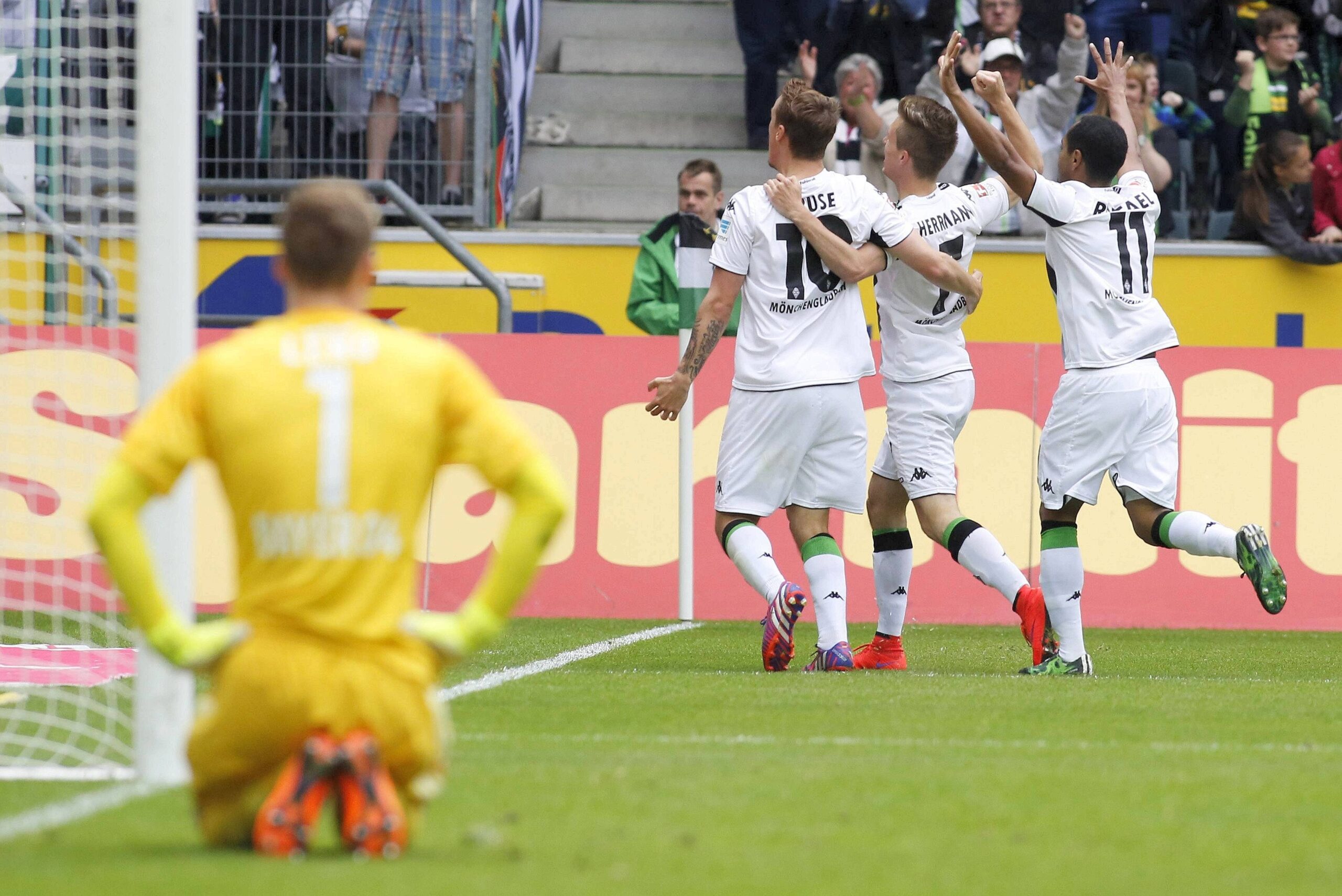 Borussia Mönchengladbach schlägt Bayer Leverkusen mit 3:0.