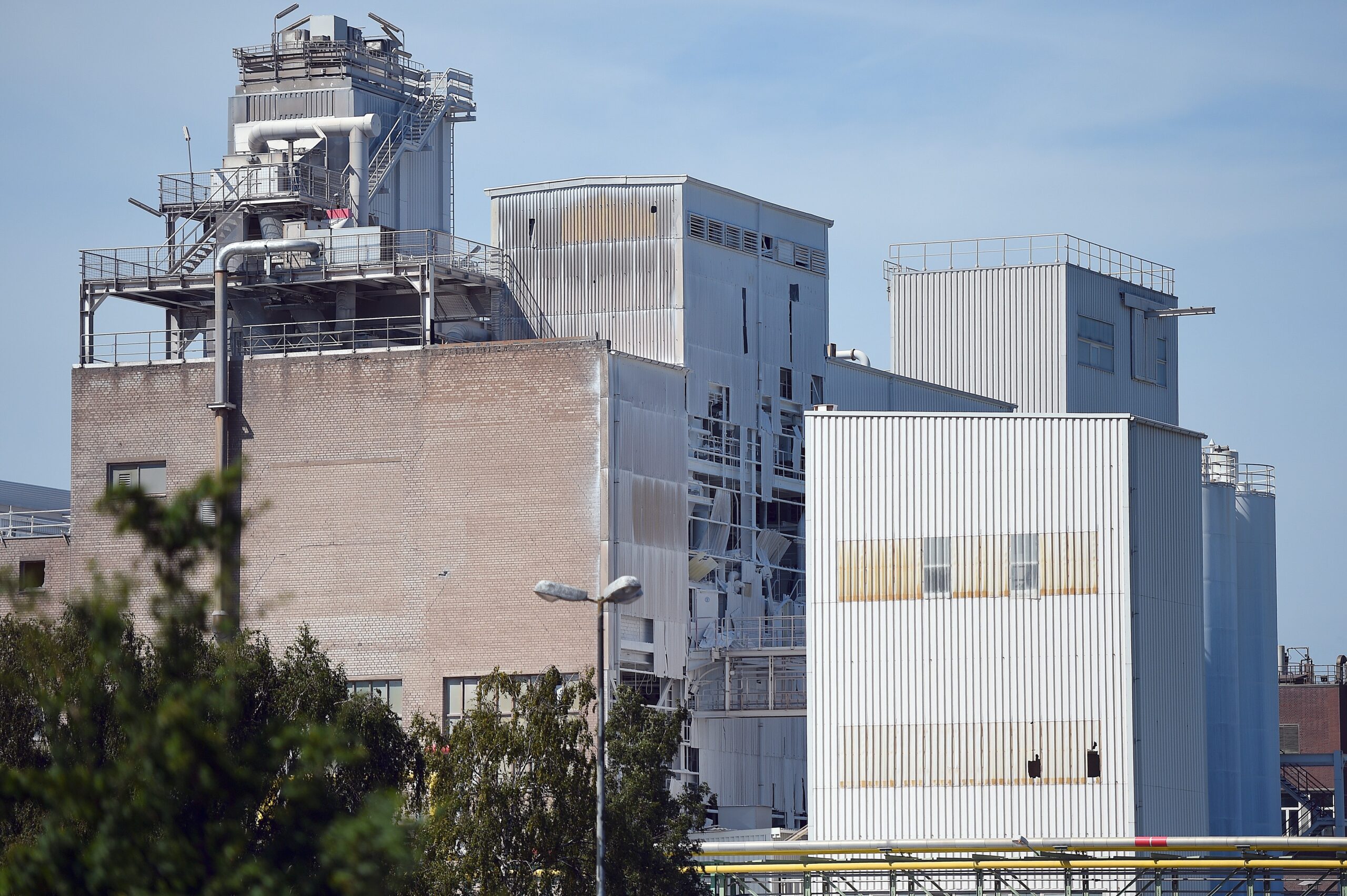 Bei einer schweren Explosion bei Huntsman im Krefelder Chempark wurden am Mittwoch mehrere Menschen zum Teil schwer verletzt.