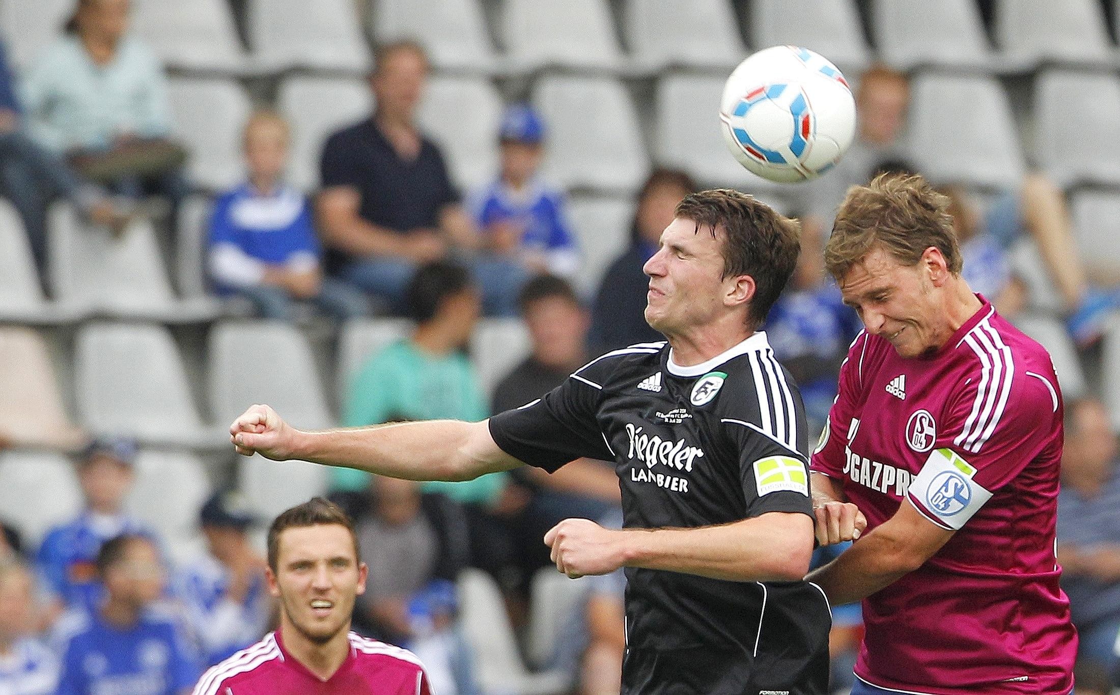 Schalke setzte sich beim FC Teningen mit 11:1 durch.