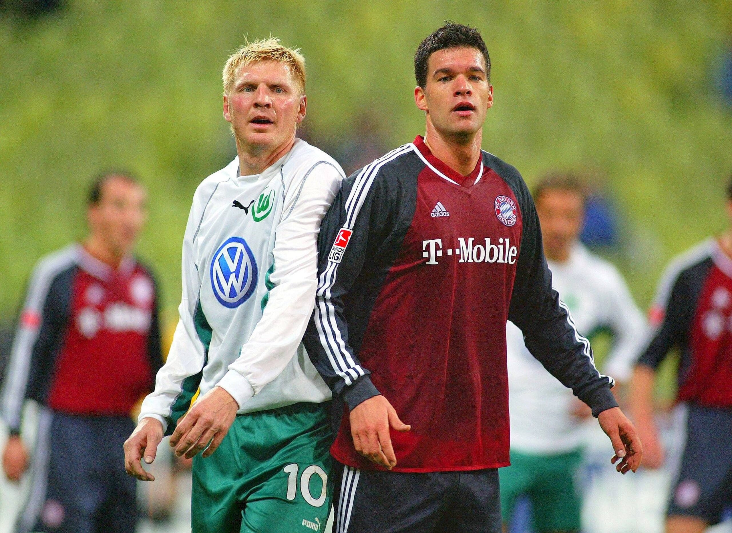 Seinen sportlichen Zenit hatte Effenberg 2002 bereits überschritten, als er ablösefrei zum VfL Wolfsburg wechselte. Nach einer Saison bei den Niedersachsen ließ er seine Karriere bei al-Arabi in Katar ausklingen.