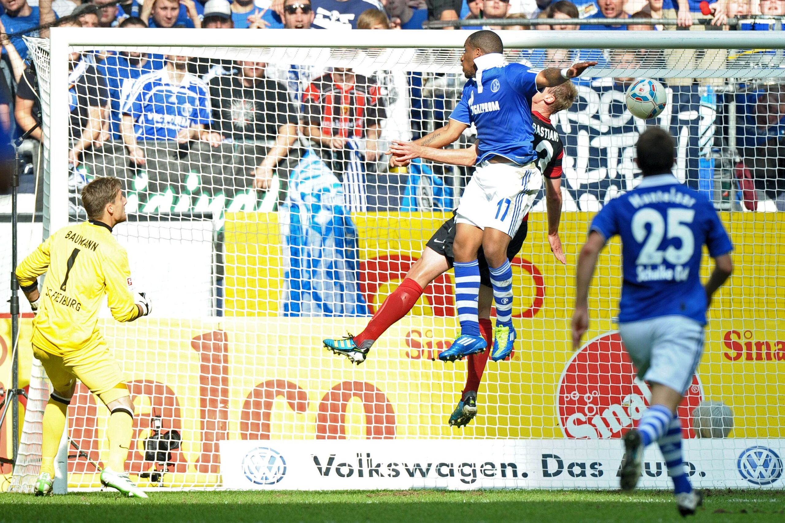 Schalke 04 gegen SC Freiburg, Endstand 4:2.