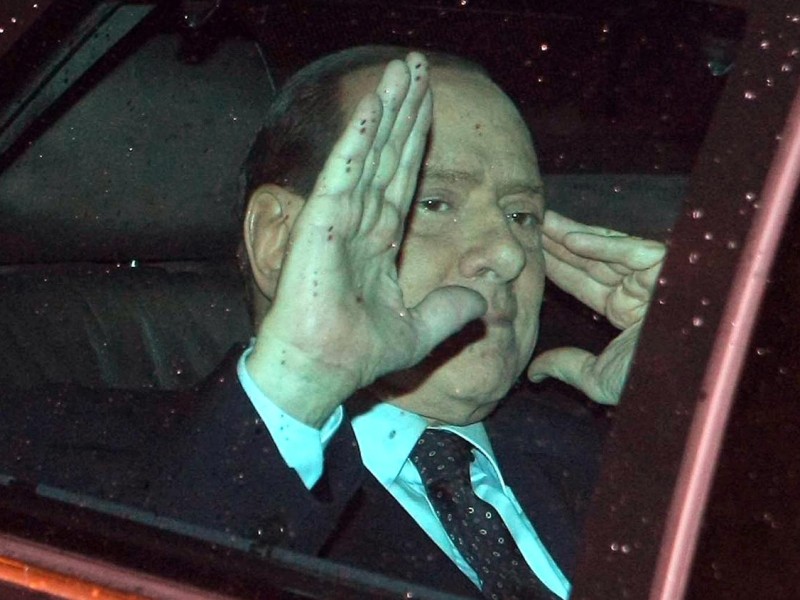 Arrivederci, Silvio Berlusconi! Nach 17 Jahren an der Spitze Italiens muss der Premierminister nun abtreten. Während seiner Amtszeit...