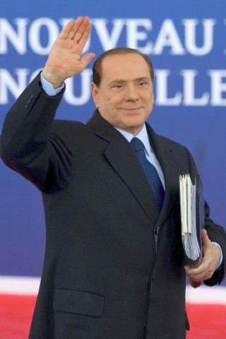 ...die Schuldenkrise brachte ihn zu Fall. Zuvor überstand Berlusconi...