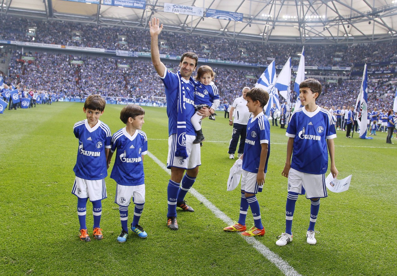 Raúl wurde im April 2012 emotional auf Schalke verabschiedet.