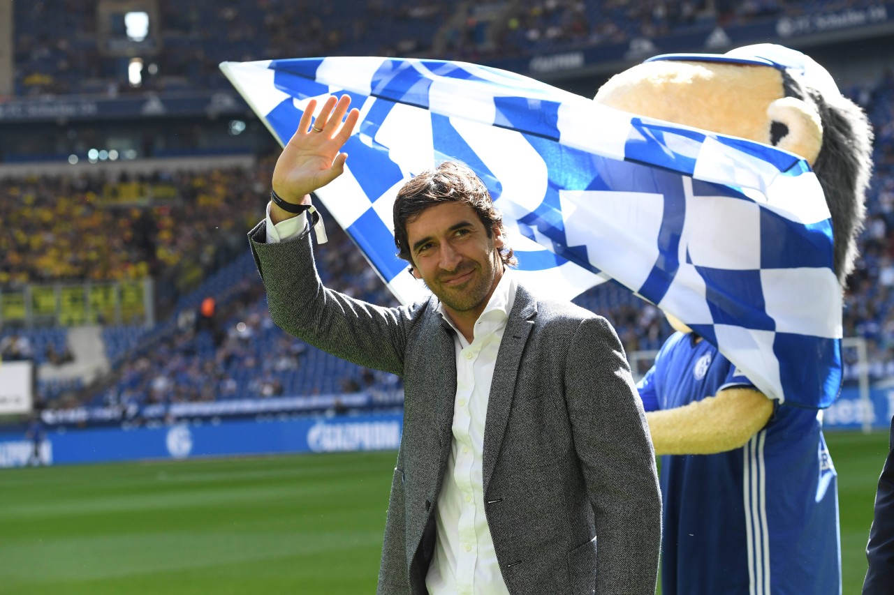 Beim Heimspiel gegen Borussia Dortmund im April schaute Raúl nochmal auf Schalke vorbei.