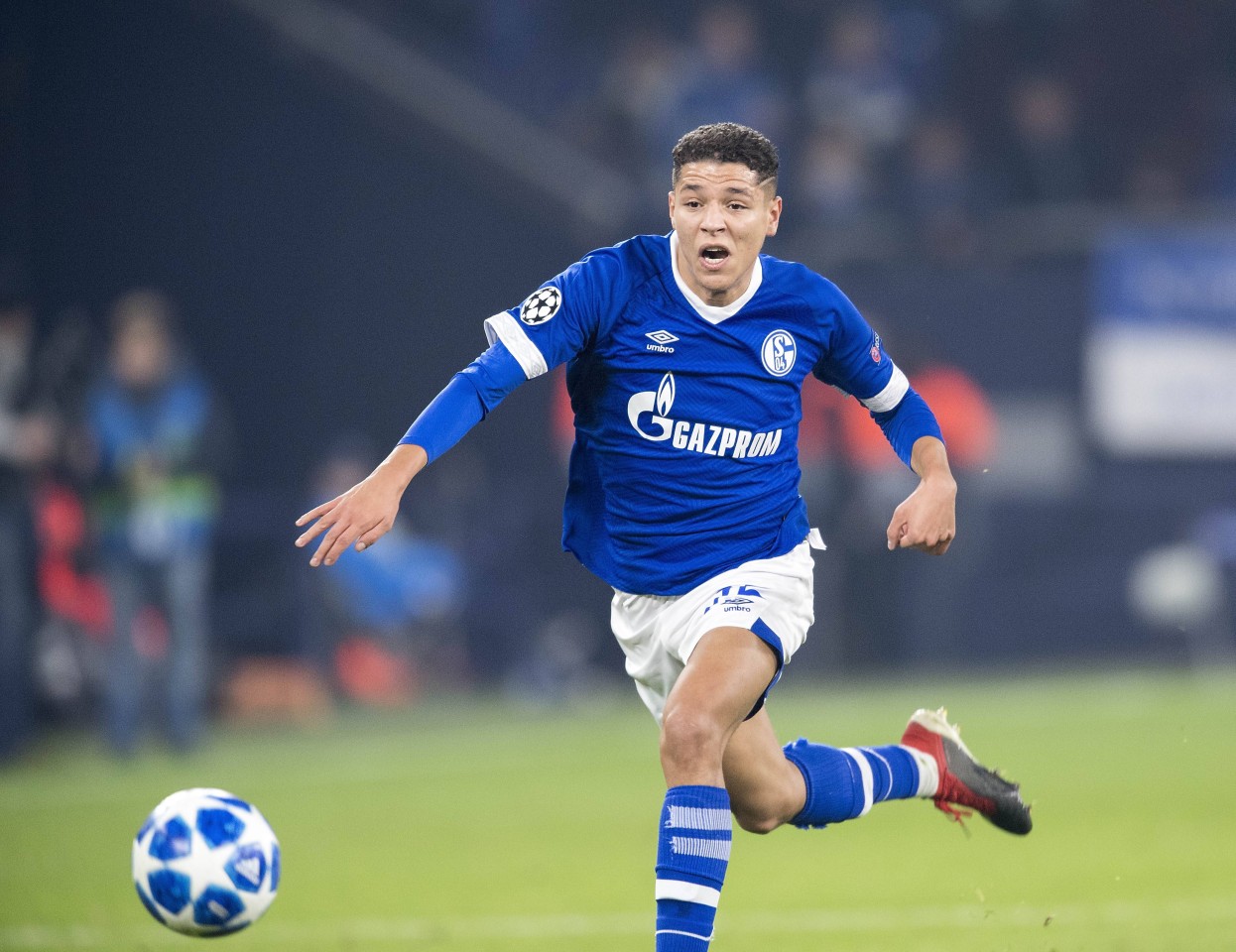 Auf wen treffen Amine Harit und Co. im Achtelfinale der Champions League? Am Montag wissen wir mehr.