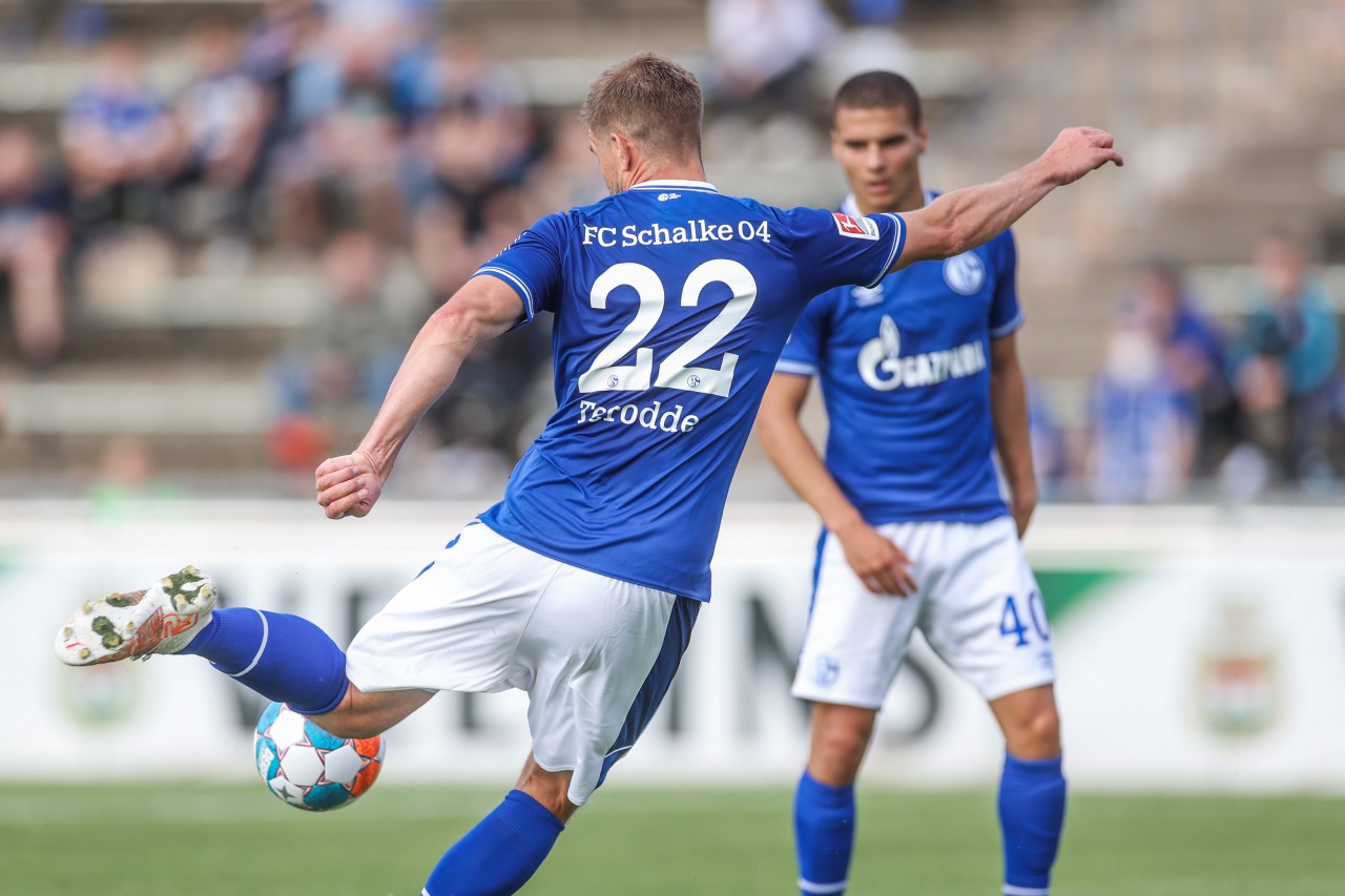 FC Schalke 04 – Schachtar Donezk wird live im Stream gezeigt.